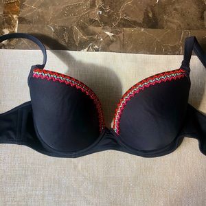 Black bikini with underwire and embroidered top